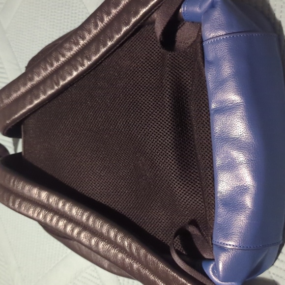 All leather Coach backpack - Picture 4 of 10